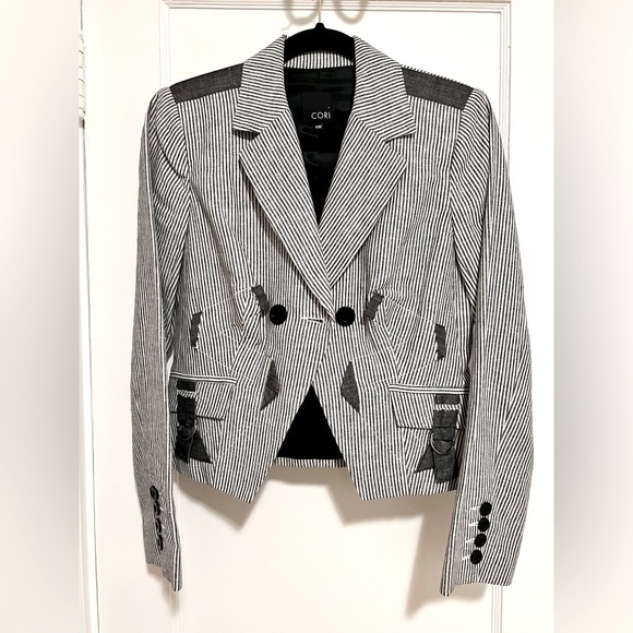Women’s Linen Blazer in Gray and White Stripes - Picture 9 of 9